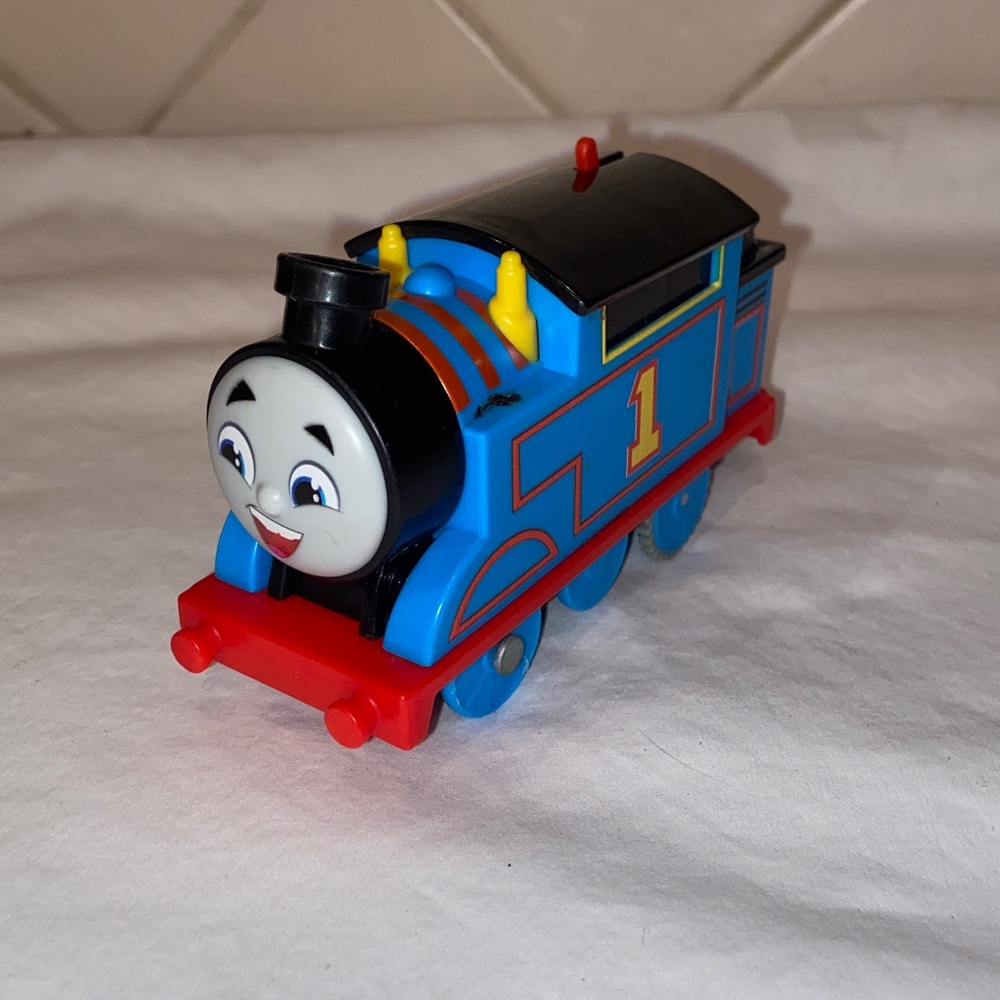 THOMAS FRIENDS TRAIN TRACKMASTER plastic motorized  2021